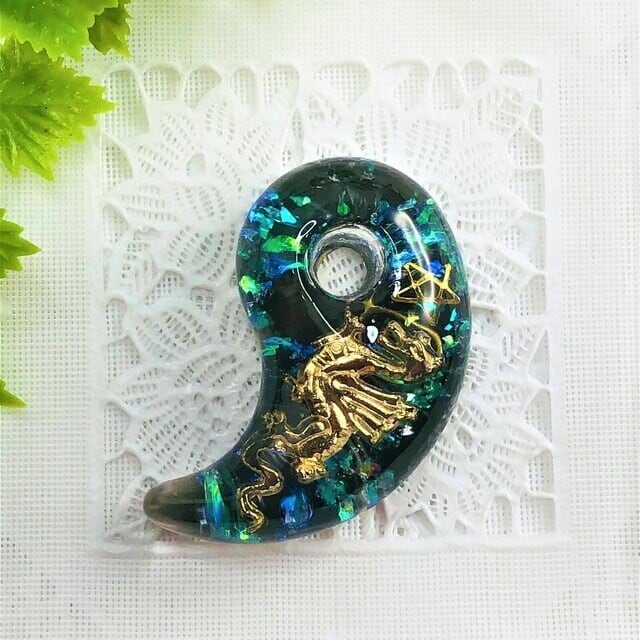 オルゴナイト勾玉【龍神】 | 亀中工房