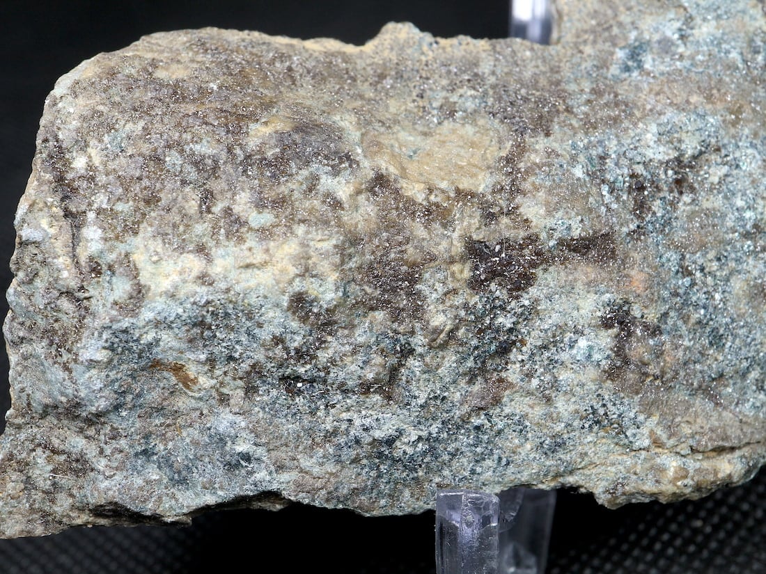 SALE※自主採掘！トパゾライト + クリノクロア ガーネット 灰鉄柘榴石