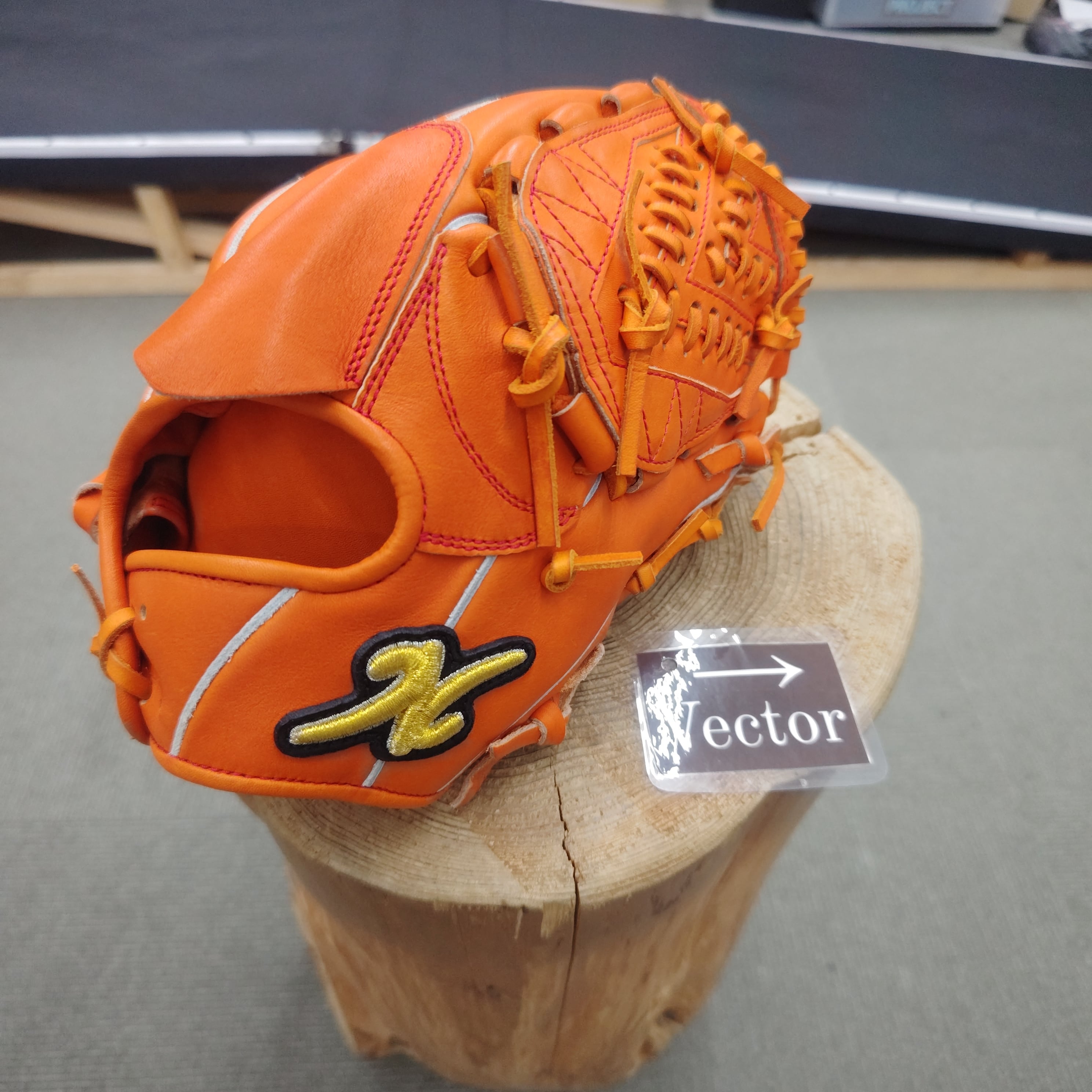 Vector THANK 投手用 硬式用 右投げ用 縦型向き | PLAYERZ オンライン