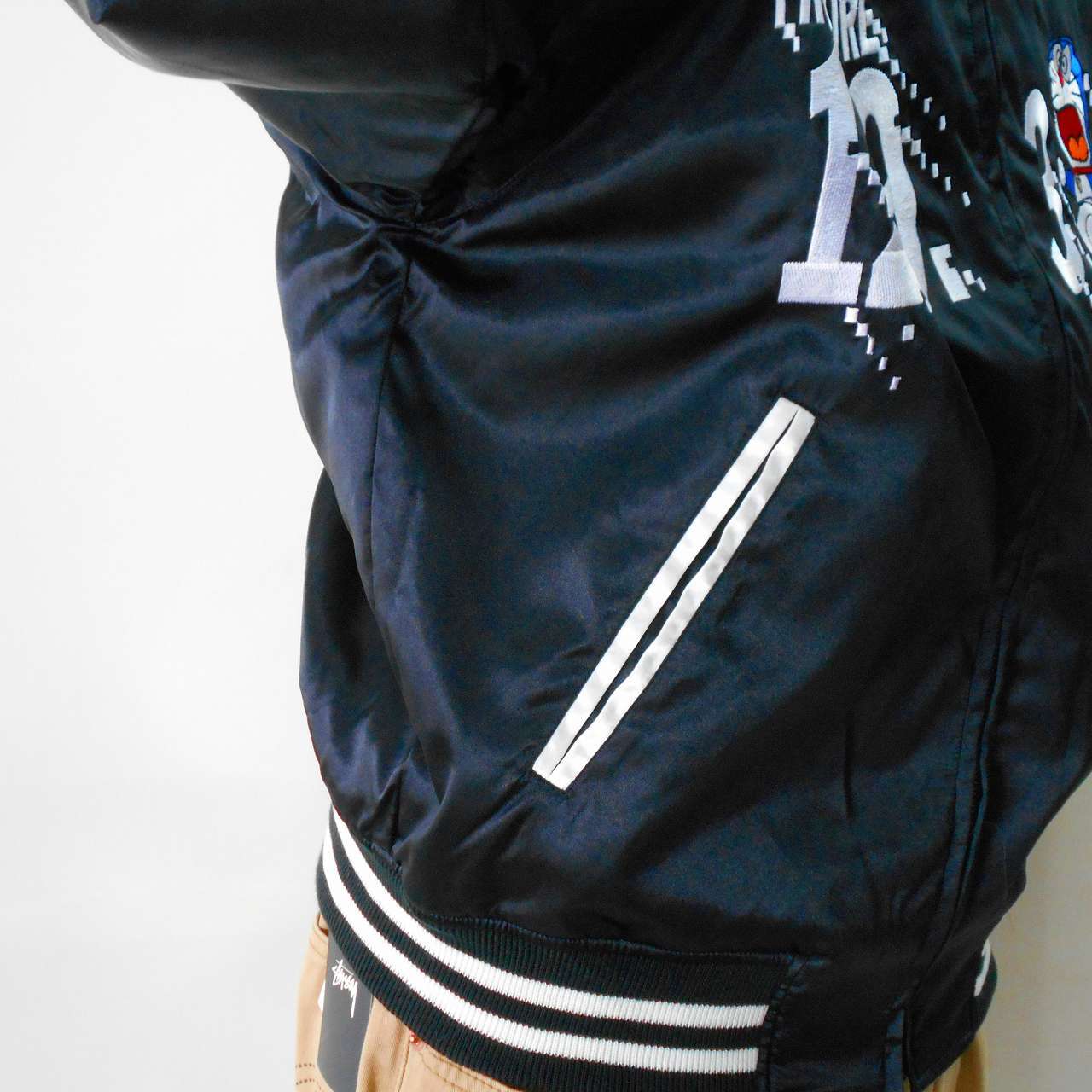 ドラえもん刺繍スカジャン ドラえもんの身長129.3 Embroidered jumper