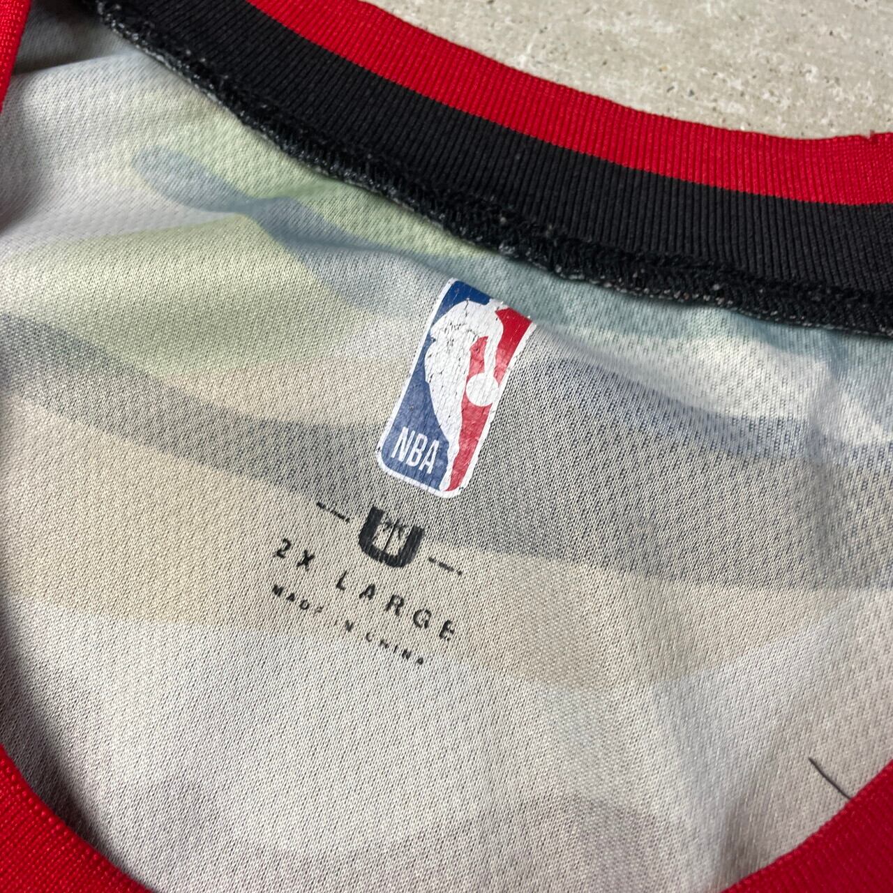 NBA シカゴ・ブルズ 刺繍 迷彩プリント タンクトップ メンズ2XL 古着