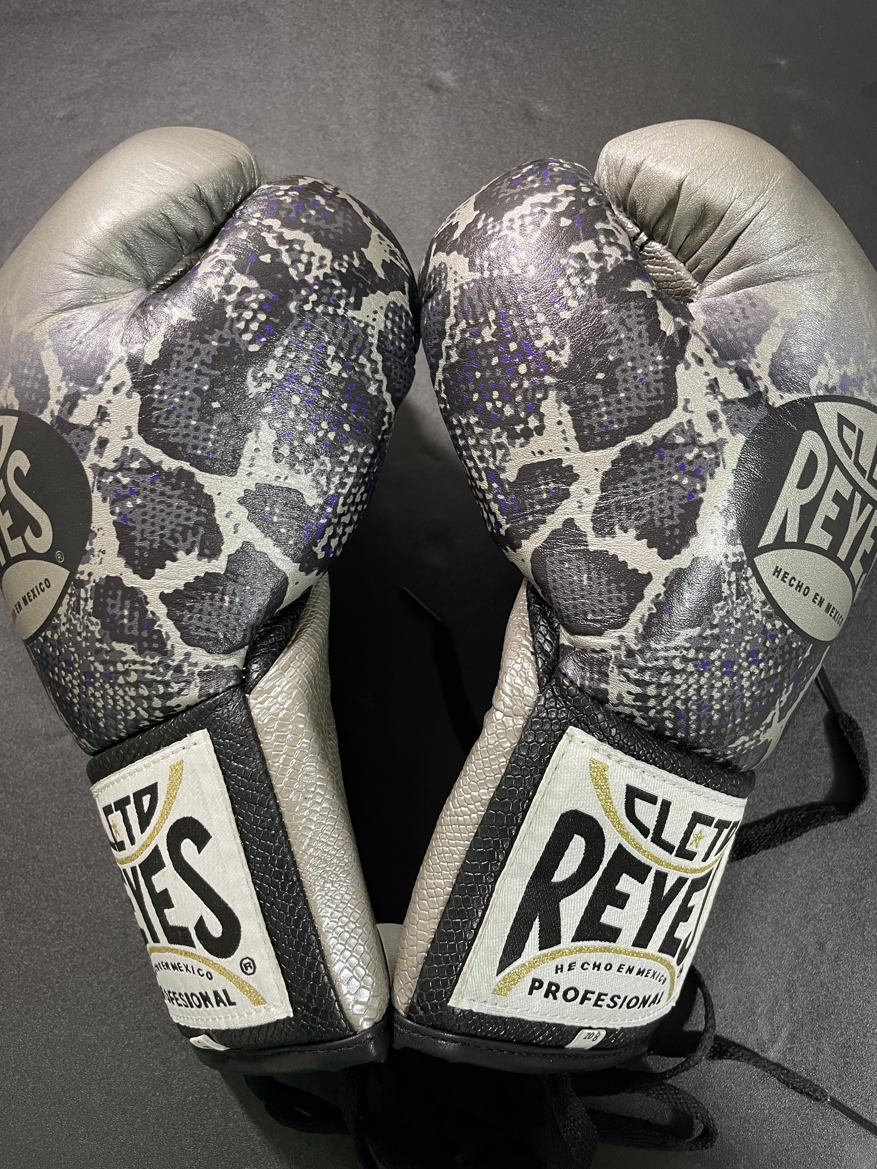 Creto reyesレイジェスボクシンググローブ スネークモデル