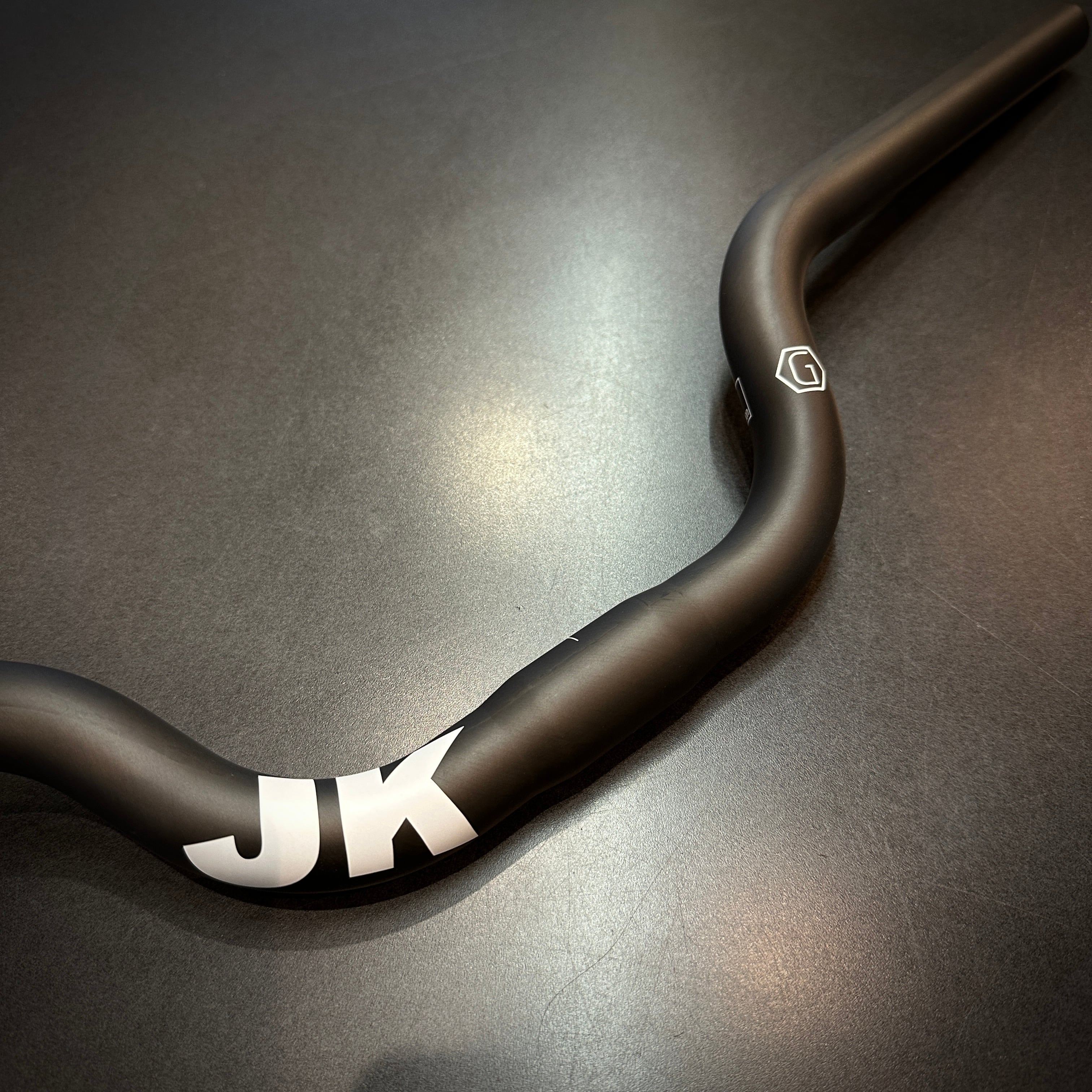 Joseph Kuosac BROMPTON Mid Rise Carbon Handlebar [NEW] | LORO