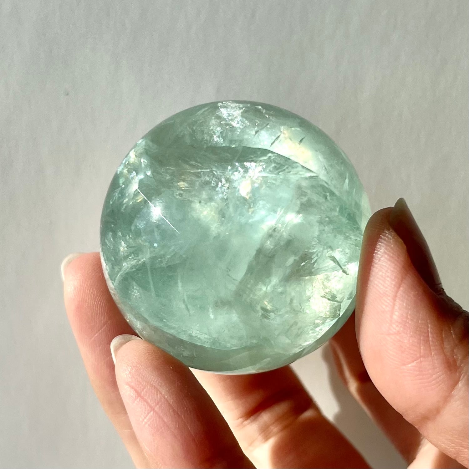 グリーンフローライト スフィア 天然石 虹入り | BLUE MOON STONE