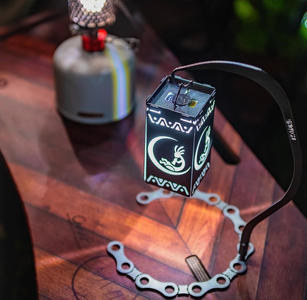 ランタンスタンド【チェーン】 | ココペリグッズ、キャンプ用品の