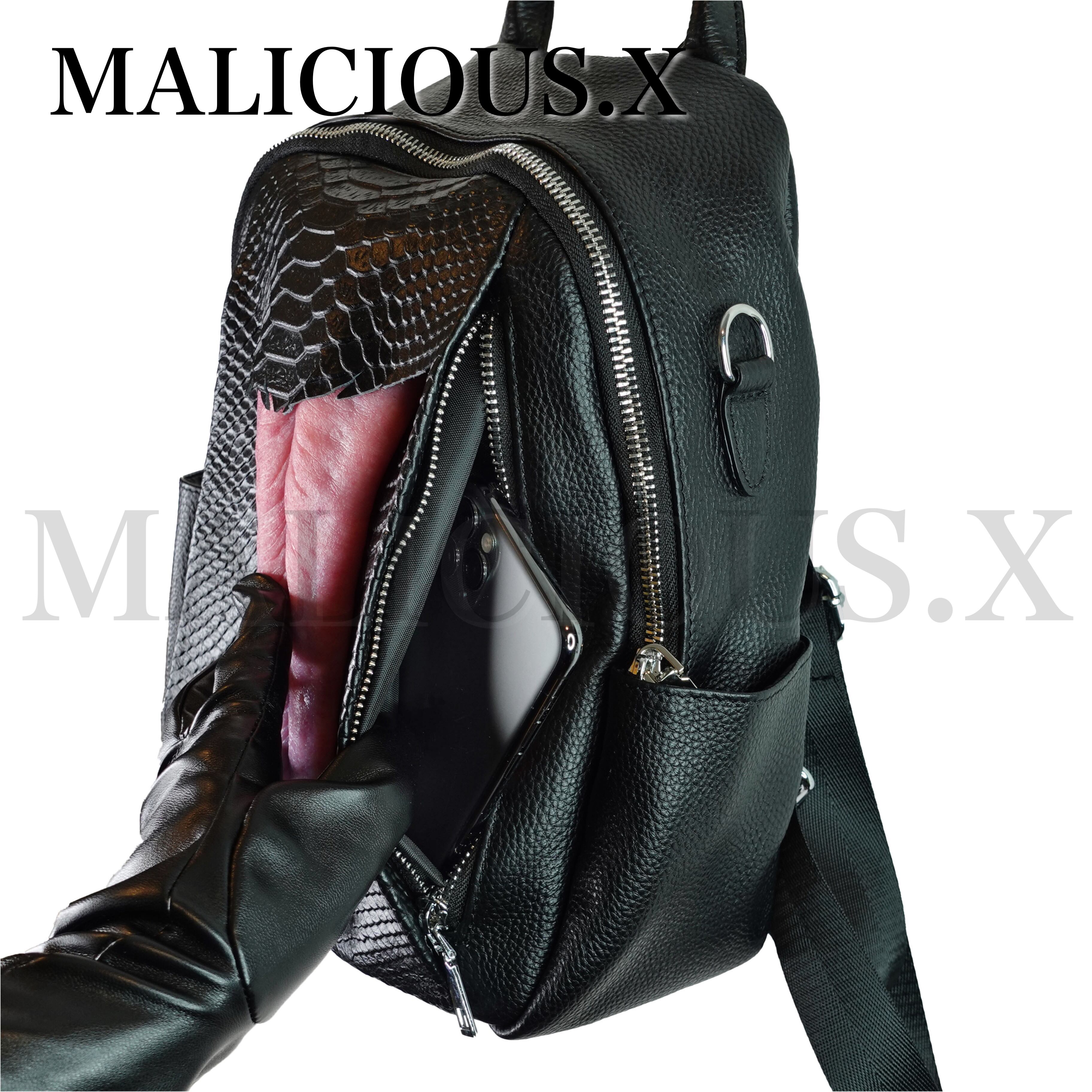 BLACK】Cat fang shoulder & backpack（snake） | MALICIOUS.X
