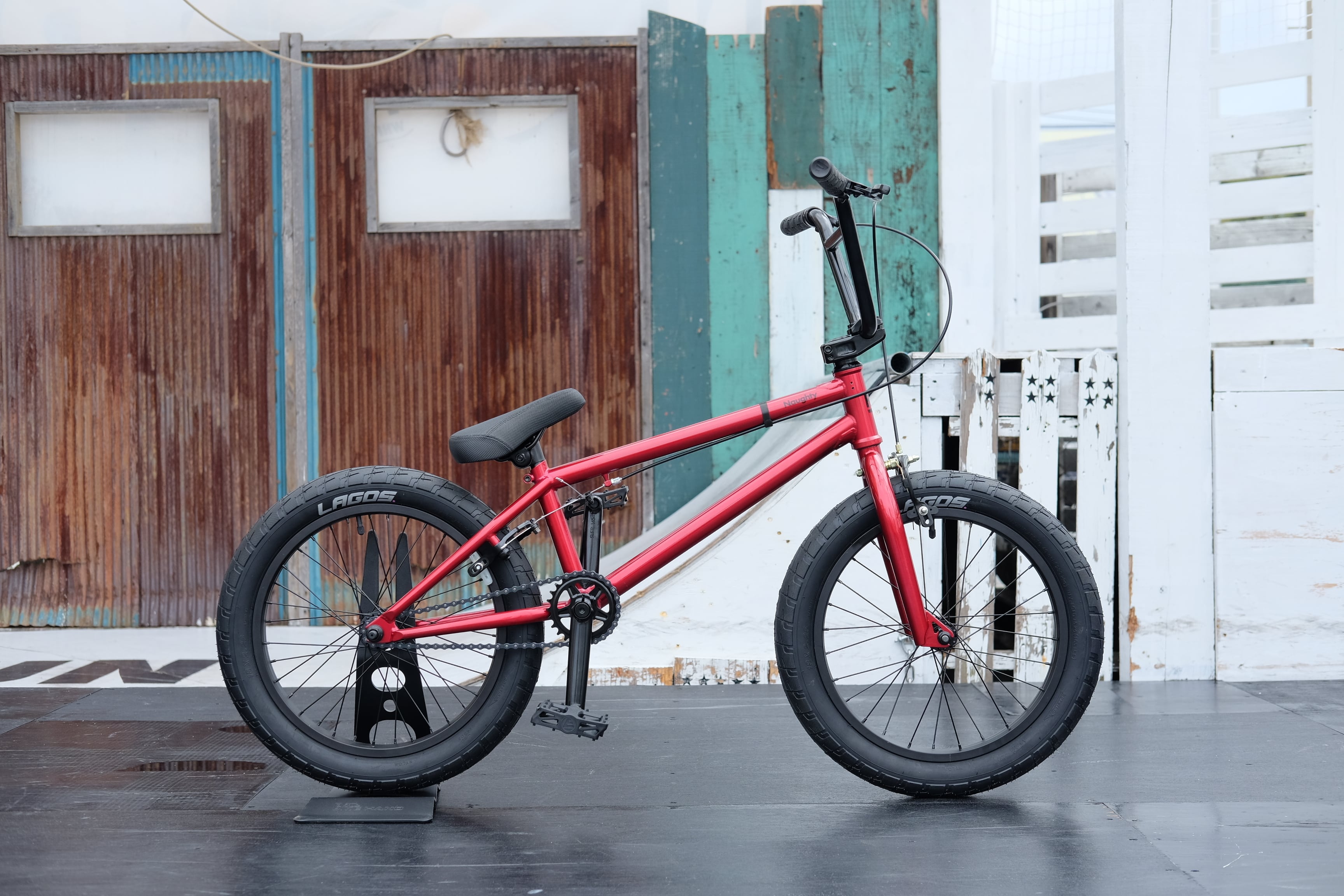 Naughty BMX 20インチ ブラック | FUN