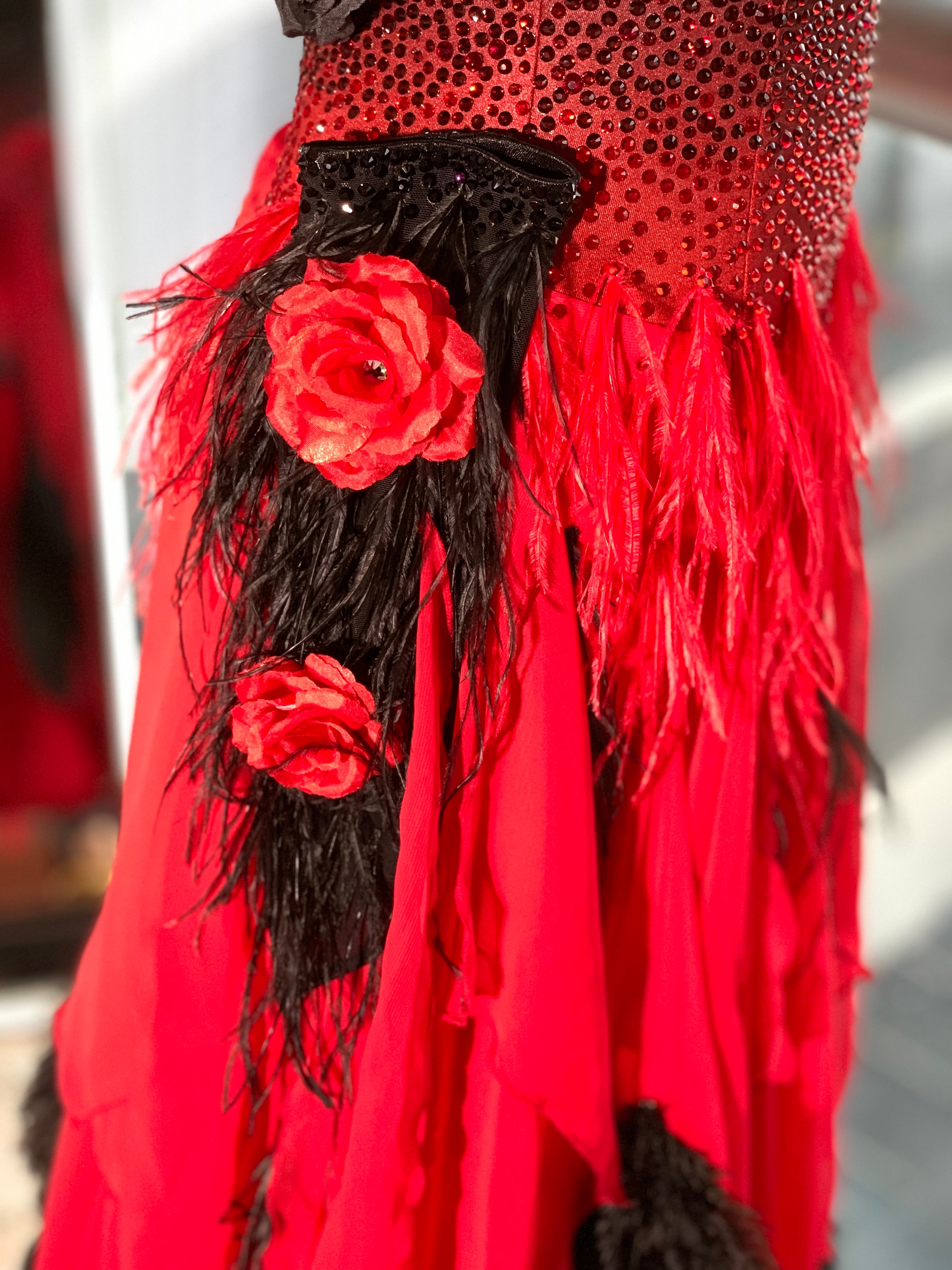 SS212レッドブラック薔薇モダンドレス | 社交ダンスウェア