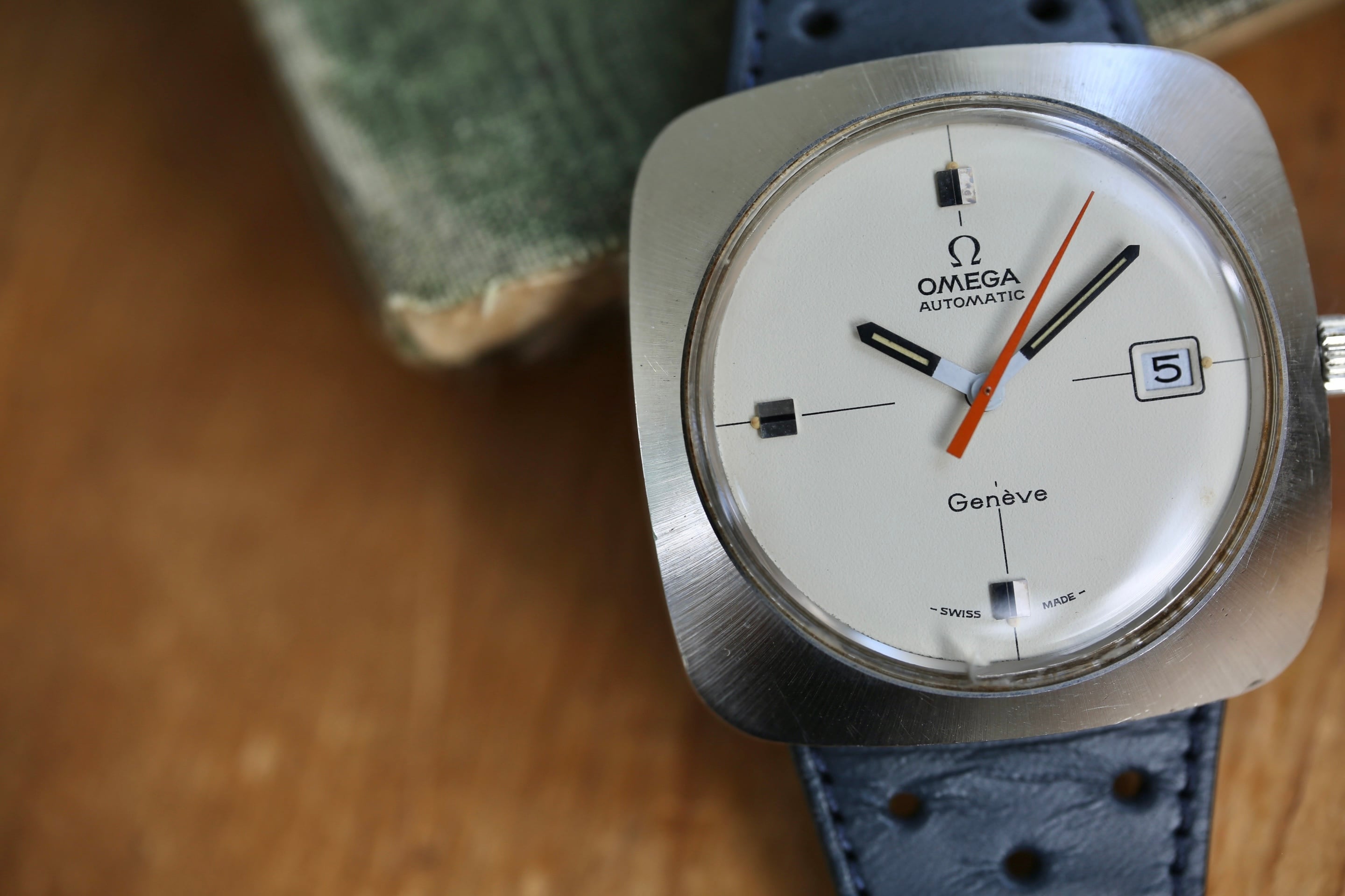 OMEGA】1970's ジュネーブ ダイナミック フルサイズ ホワイト×オレンジ