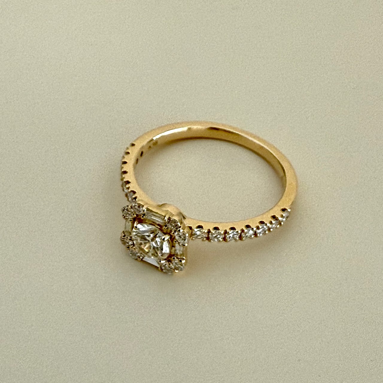 ダイヤモンド リング 0.327ct K18イエローゴールド チェカ 鑑定書付き