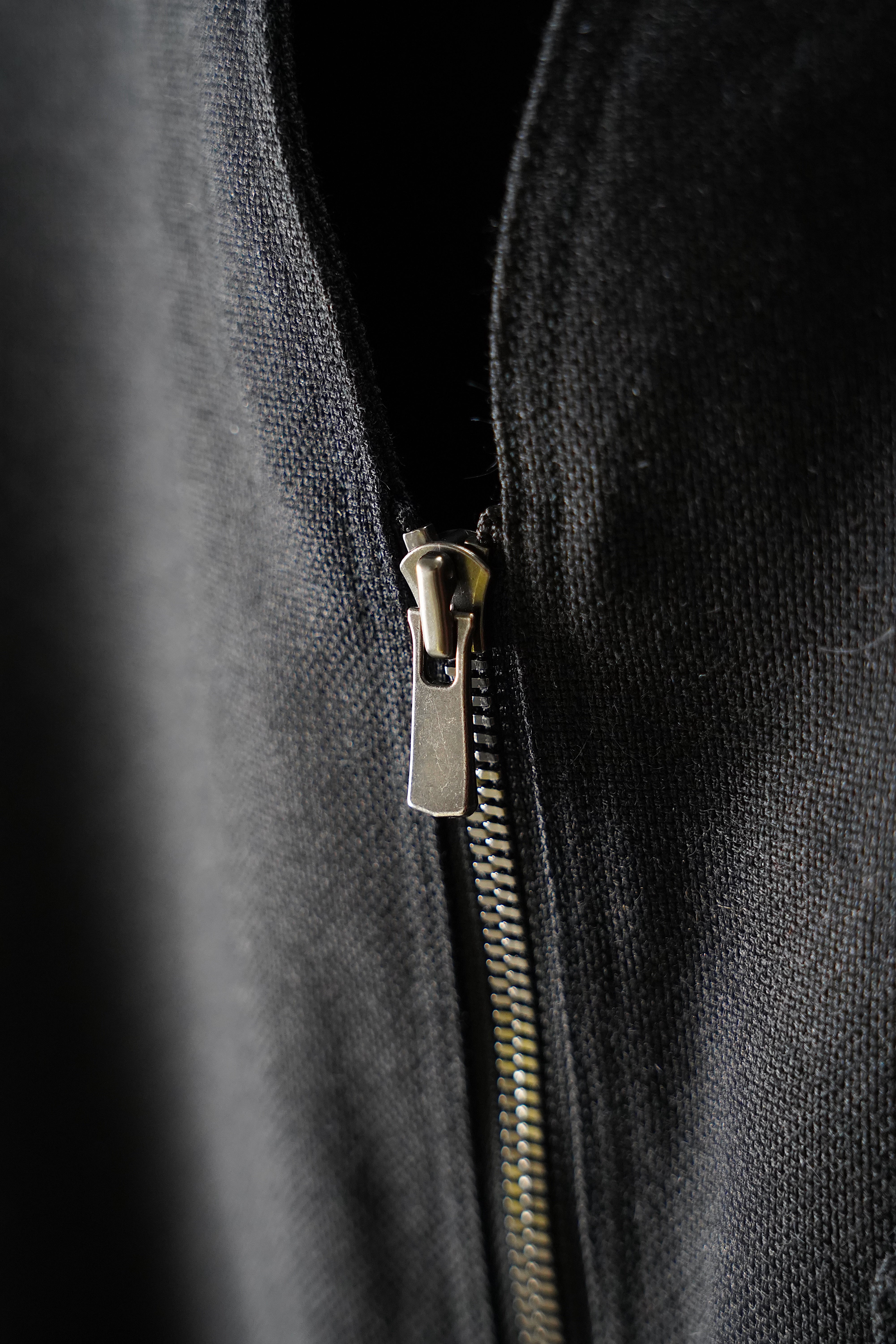 最後の1点】山内 平織り超高密度アルパカバフ・リブ付きノーカラー