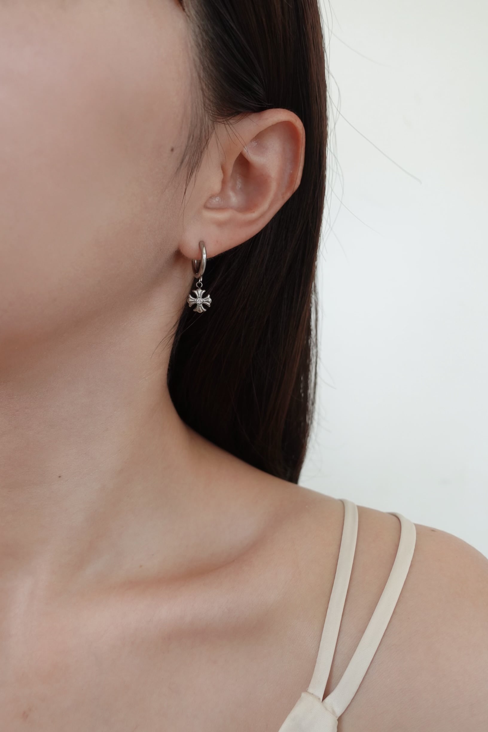 cross stone hoop pierce | 金属アレルギー対応のアクセサリー crea