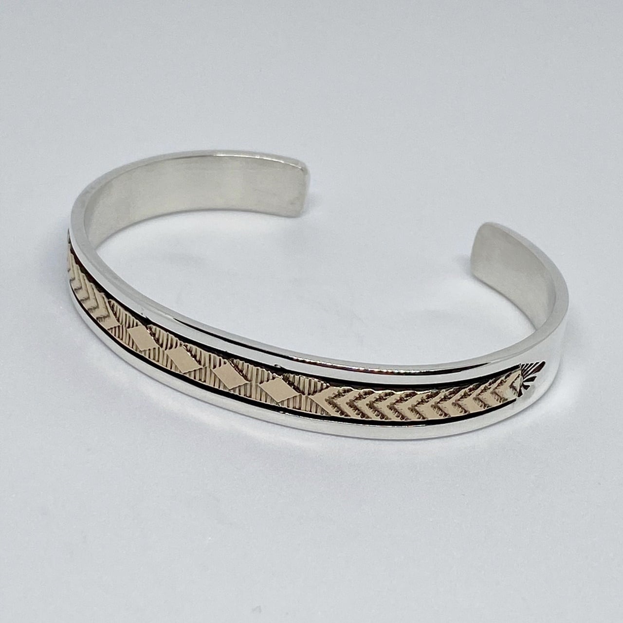 Bruce Morgan（ブルース・モーガン）3/8 14K ダイヤ＋アロー バングル