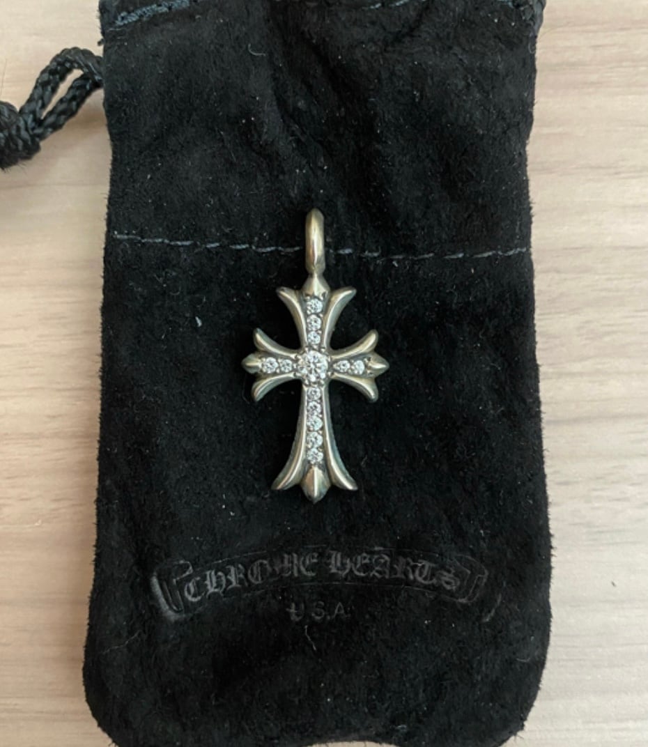 Chrome Hearts クロムハーツ タイニーCHクロス パヴェダイヤ