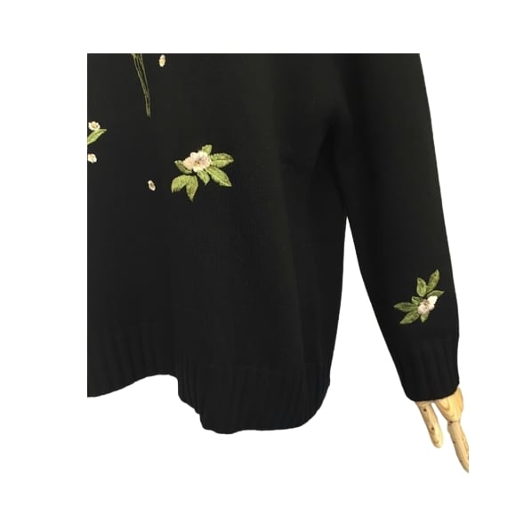 スーパービューティー 42 フラワー刺しゅう入り ニット セーター