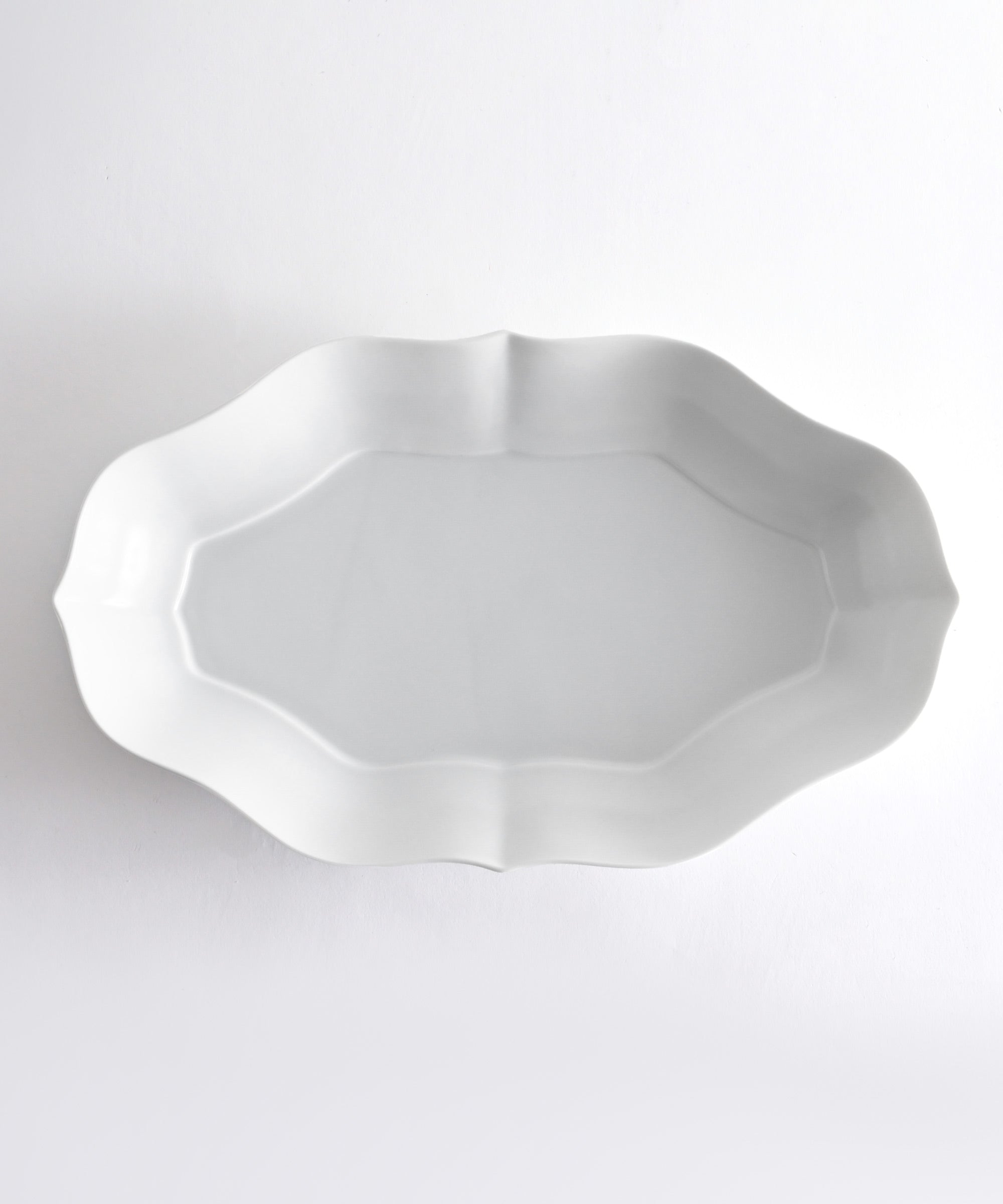 つどい鉢】淡青白釉 輪花長鉢 – BASIC AND ACCENT ONLINE STORE