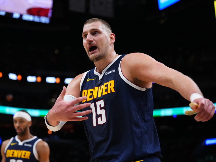 NBA】ナゲッツのニコラ・ヨキッチが左膝のケガで戦線離脱、ジャマール