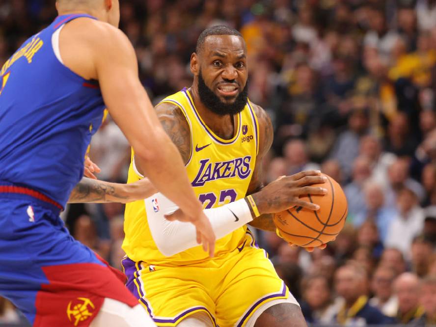 NBA】開幕戦で29分の出場に留まったレイカーズのレブロン・ジェームズ