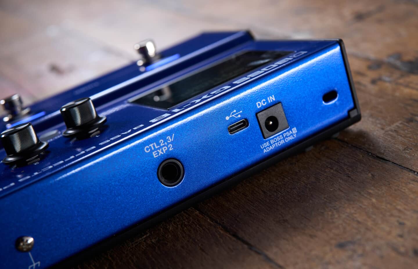 BOSS、ベース用マルチ・エフェクター「GX-1B」を発表。高品位な