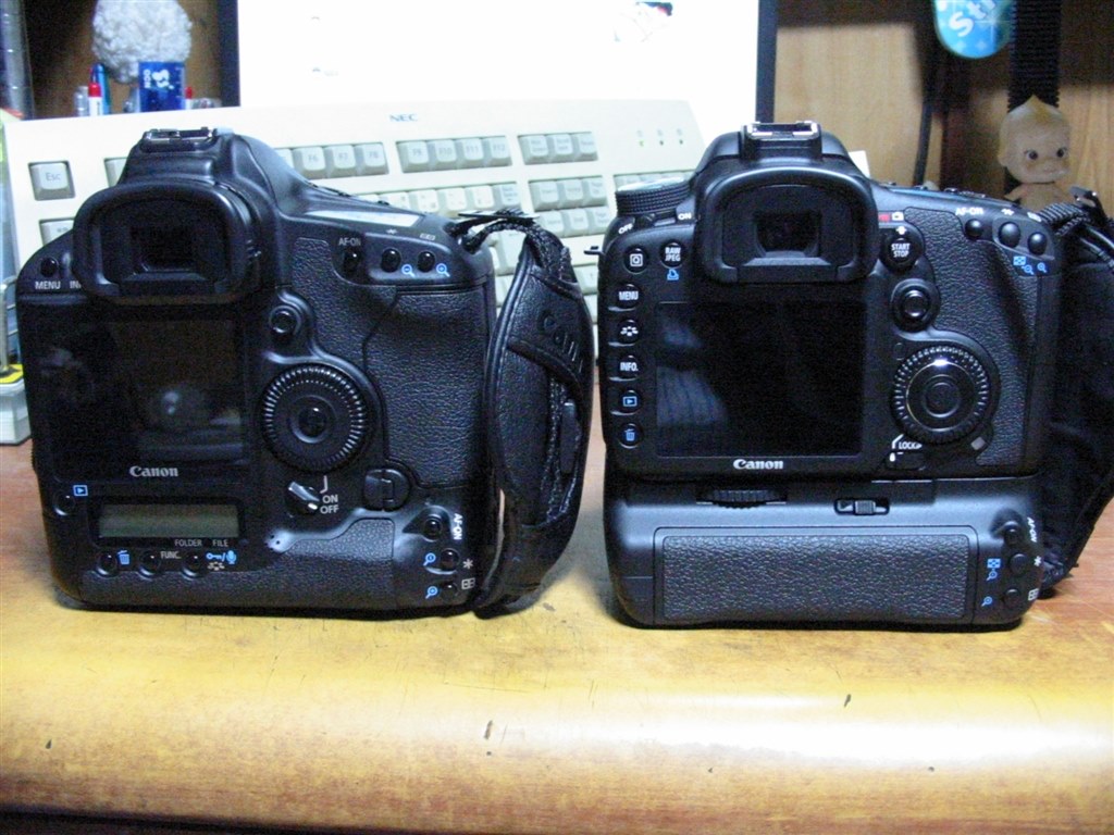 バッテリーグリップBG-E7装着時の高さや幅』 CANON EOS 7D ボディ の