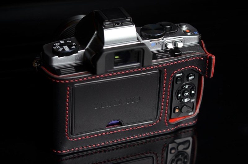 OM-D EM-5 グリップ付き本革ケース』 オリンパス OLYMPUS OM-D E-M5