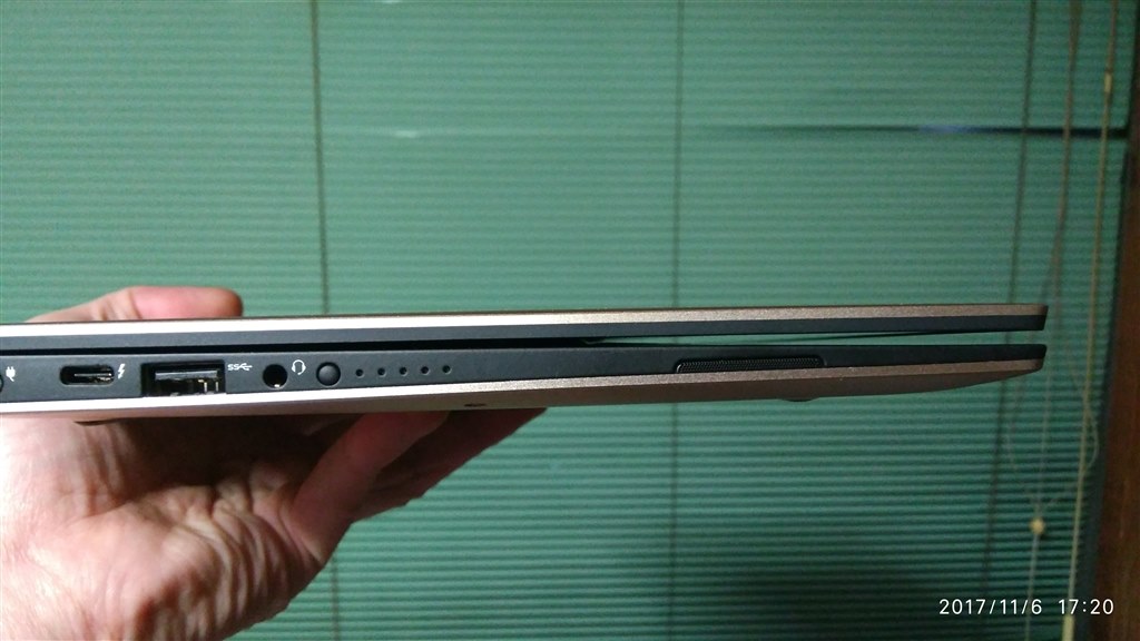 キーボード中央が膨張し変形』 Dell XPS 13 価格.com限定 プラチナ