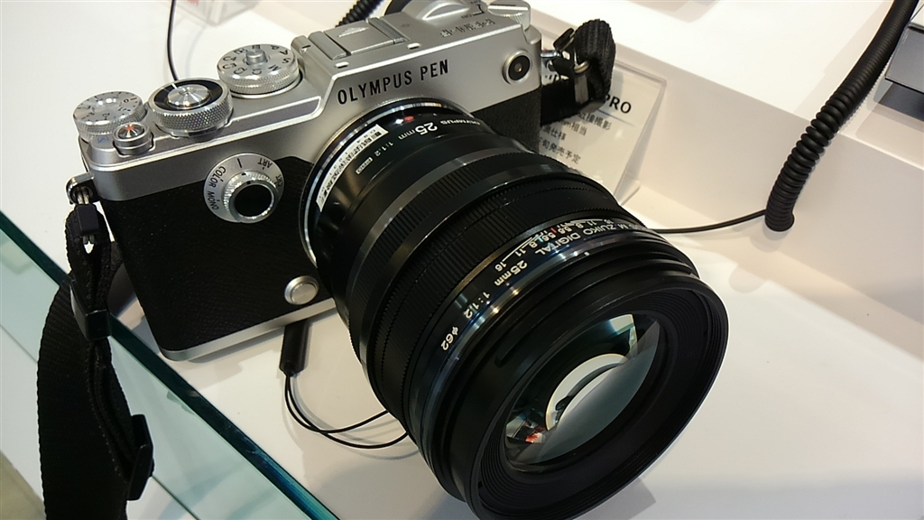 価格.com - 『オマケ。PEN-Fと25mm/F1.2』オリンパス OLYMPUS PEN-F