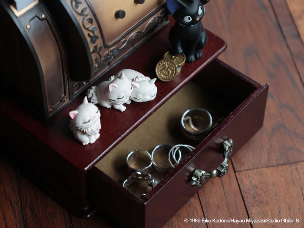 どんぐりばなし】vol.08「魔女の宅急便 オルゴール ジジのお店ばん