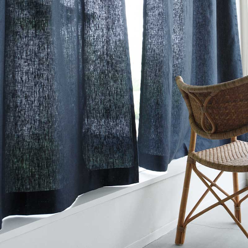 光沢のある既成サイズリネンカーテン [ネイビー Chintz] リネン100