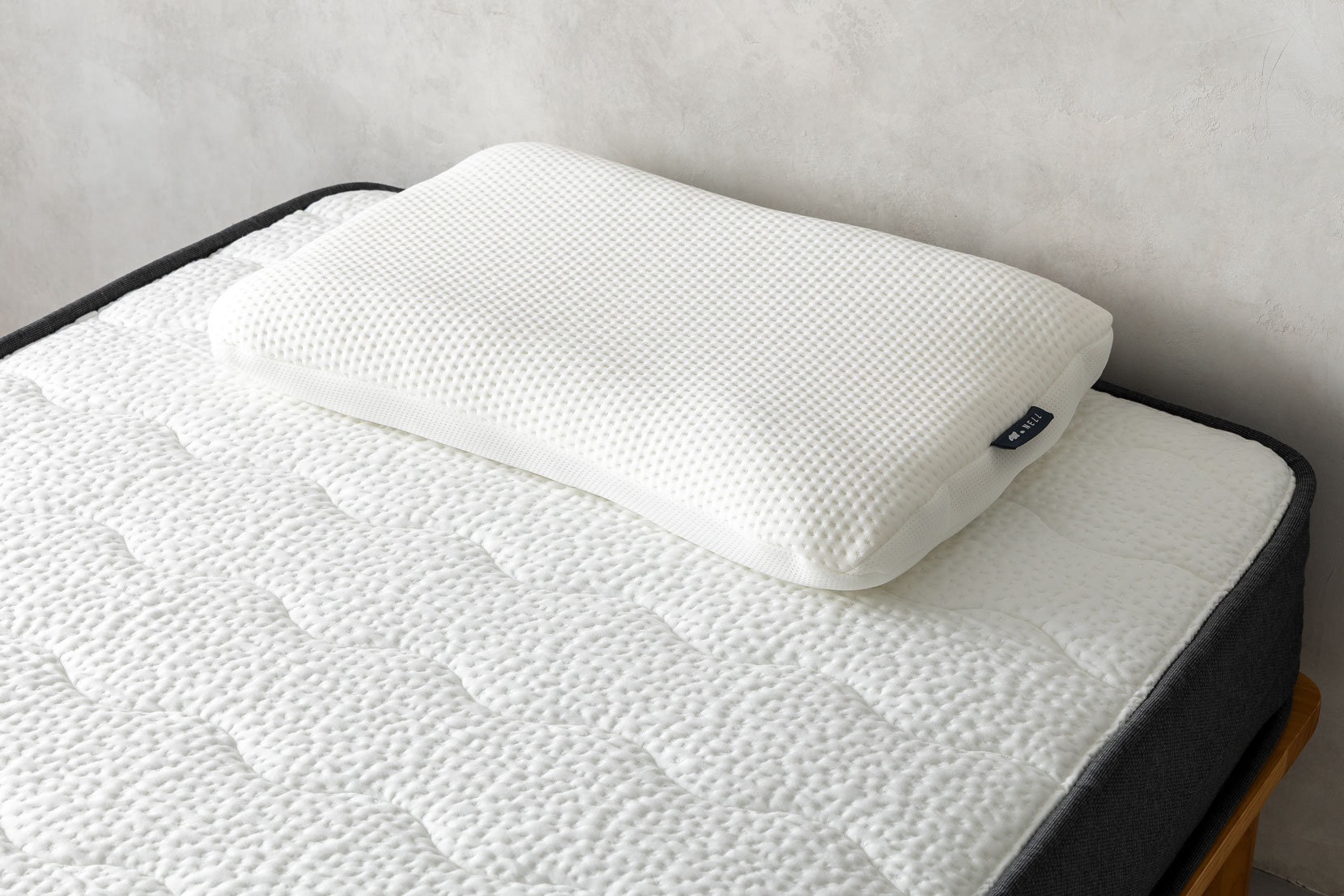 体験レビュー】NELLまくらの特徴と寝心地を徹底解説 | 椚大輔のベッド選び