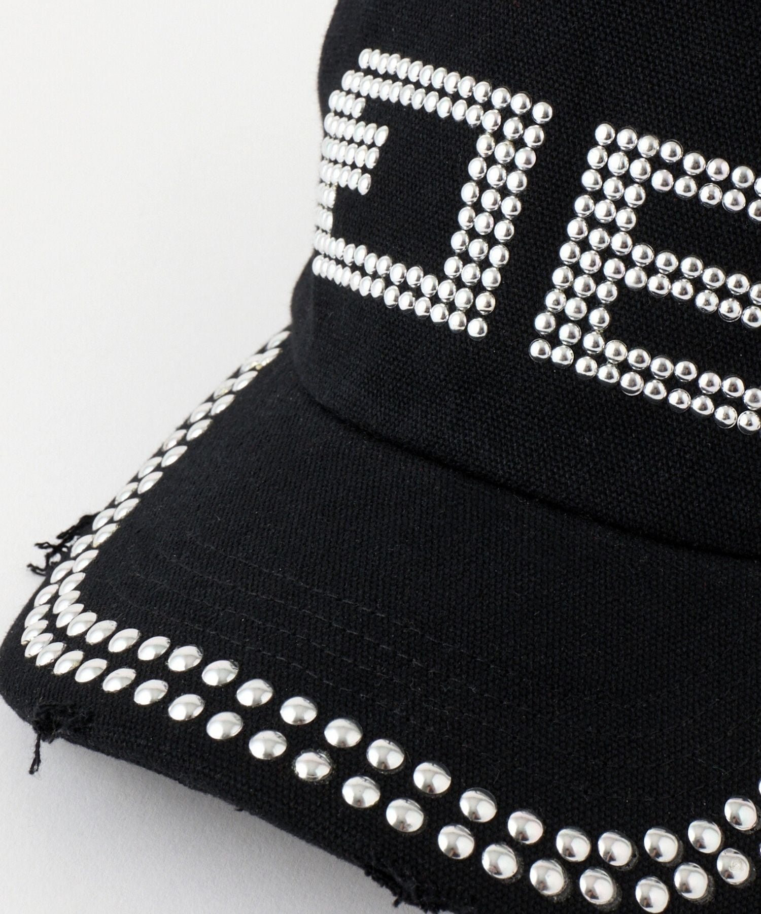 BD STUDS DAMAGE CAP – BEEDEN