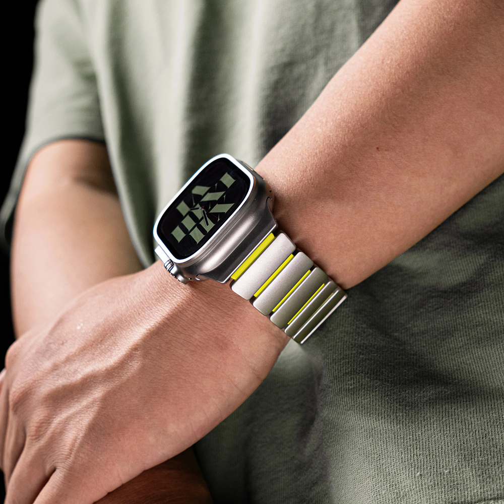 新感覚デザイン】ツイストラバーチタンバンド【アップルウォッチ