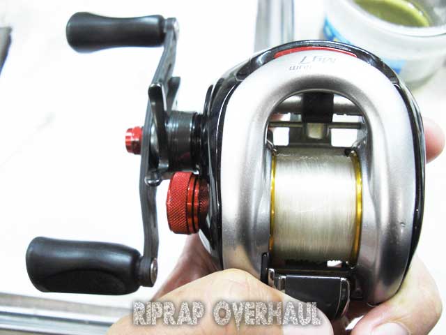 シマノ 07メタニウムmg7 LHのオーバーホール：社外製ハンドルで新たな