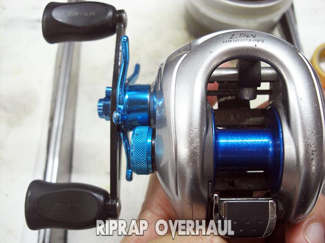 シマノ07メタニウムmg7のオーバーホールとカスタム：豊富なスペア