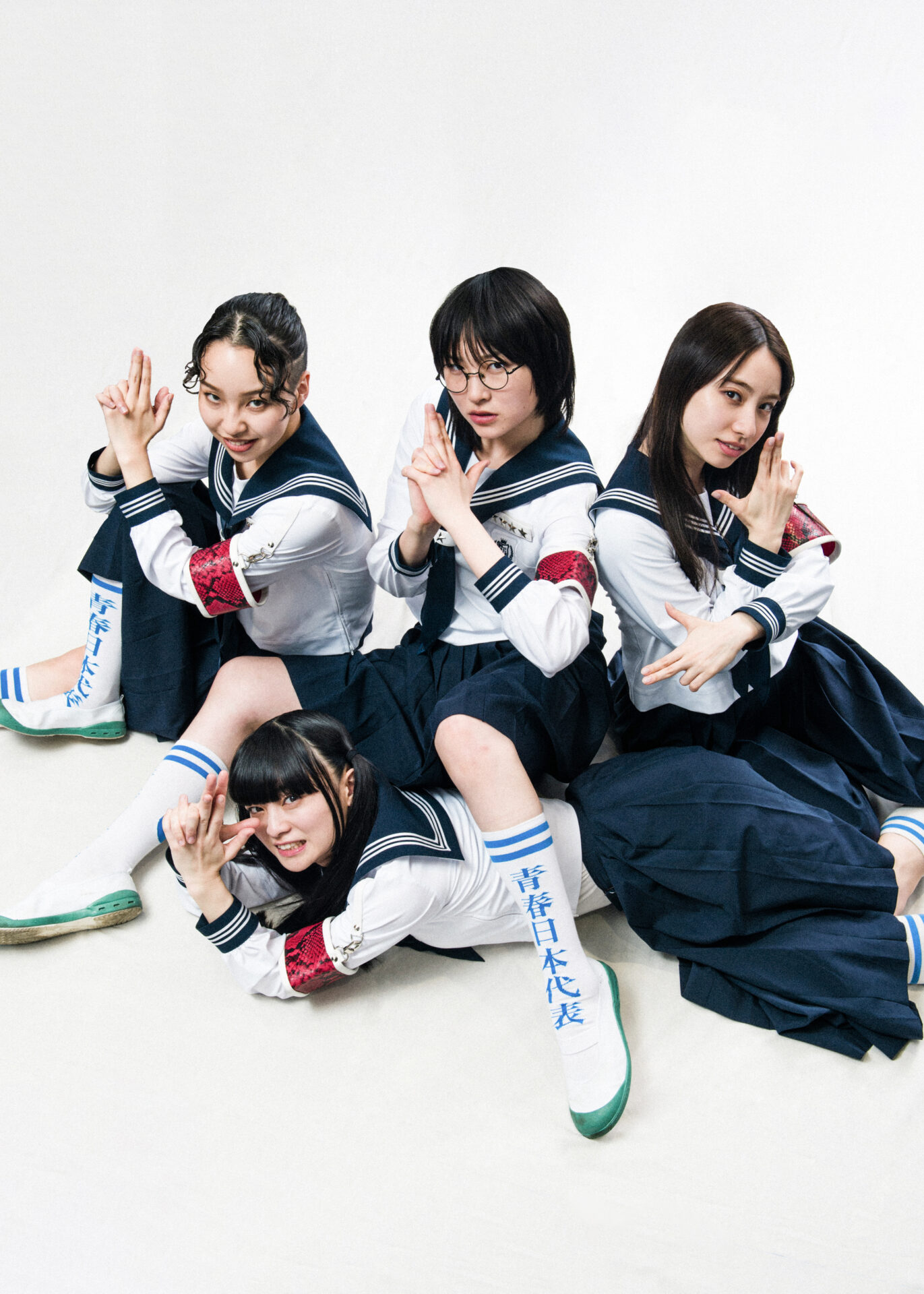 新しい学校のリーダーズが世界へ踏み込む軸足、結成8年で放つ“裏の裏