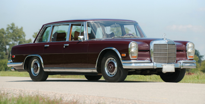 メルセデス・ベンツ600 (W100 1963-1981)：巨大なボディと先進装備を