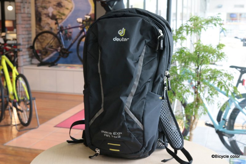 ロングライドから普段使いまで。通気性抜群の軽量サイクリングバック