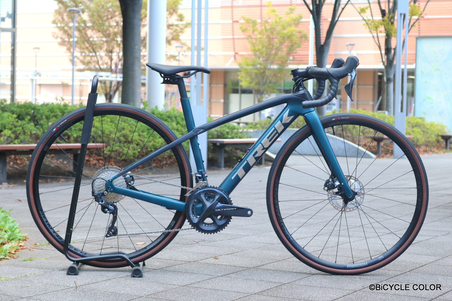 2022年モデル DOMANE(ドマーネ) SL6が入荷しました！！ 深い青色が