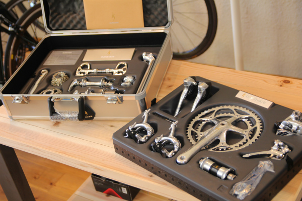 伝説のコンポ（しかも新品） SHIMANO(シマノ) DURA-ACE(デュラエース