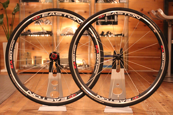 軽量エアロなアルミクリンチャー EASTON（イーストン）EA90 AERO