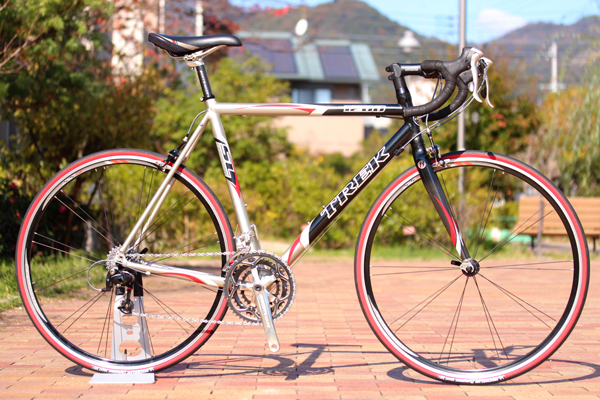 古き良き時代のホリゾンタルスタイル TREK（トレック） 1200 アルミ