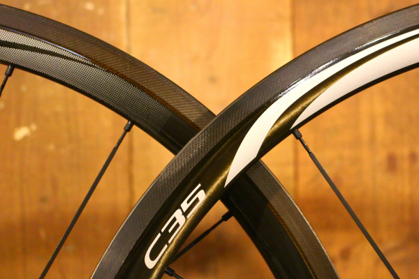 オールラウンドに使えるカーボンチューブラー シマノ デュラエース WH
