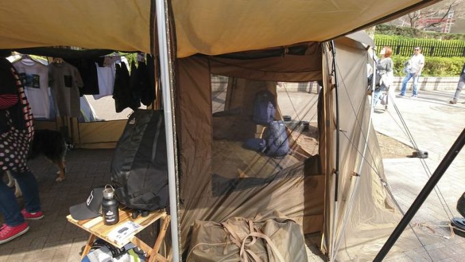 タラスブルバのトンネルテント「キャタピラー2ルームシェルター6P