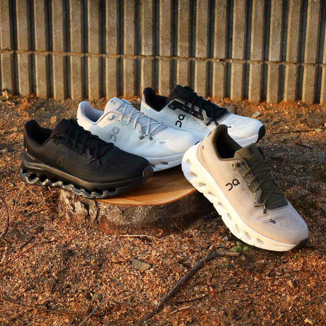 オン On/クラウドティルト Cloudtilt/スニーカー