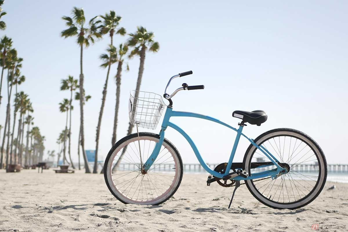 自転車の種類】海岸沿いをのんびり走る「ビーチクルーザー」の特徴とは