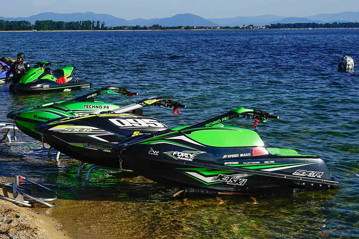 カワサキ「KAZE JETSKI Enjoy耐久in琵琶湖」 ライダーのマナー向上を