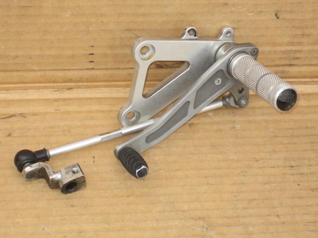 売約済み】バリオス用のバックステップが入荷しました。 | バイク