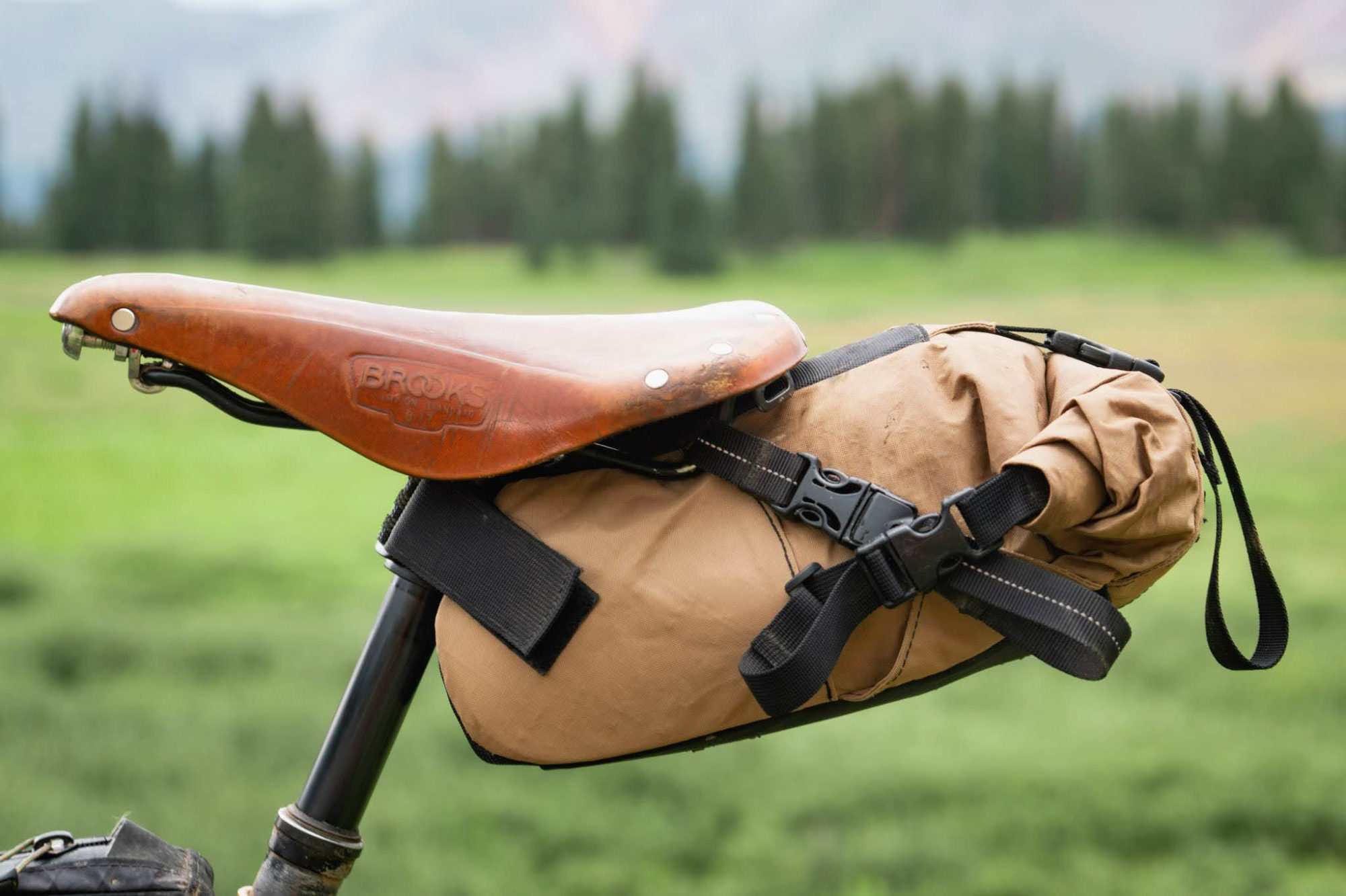 Check out the new Swift Industries Olliepack - BIKEPACKING.com