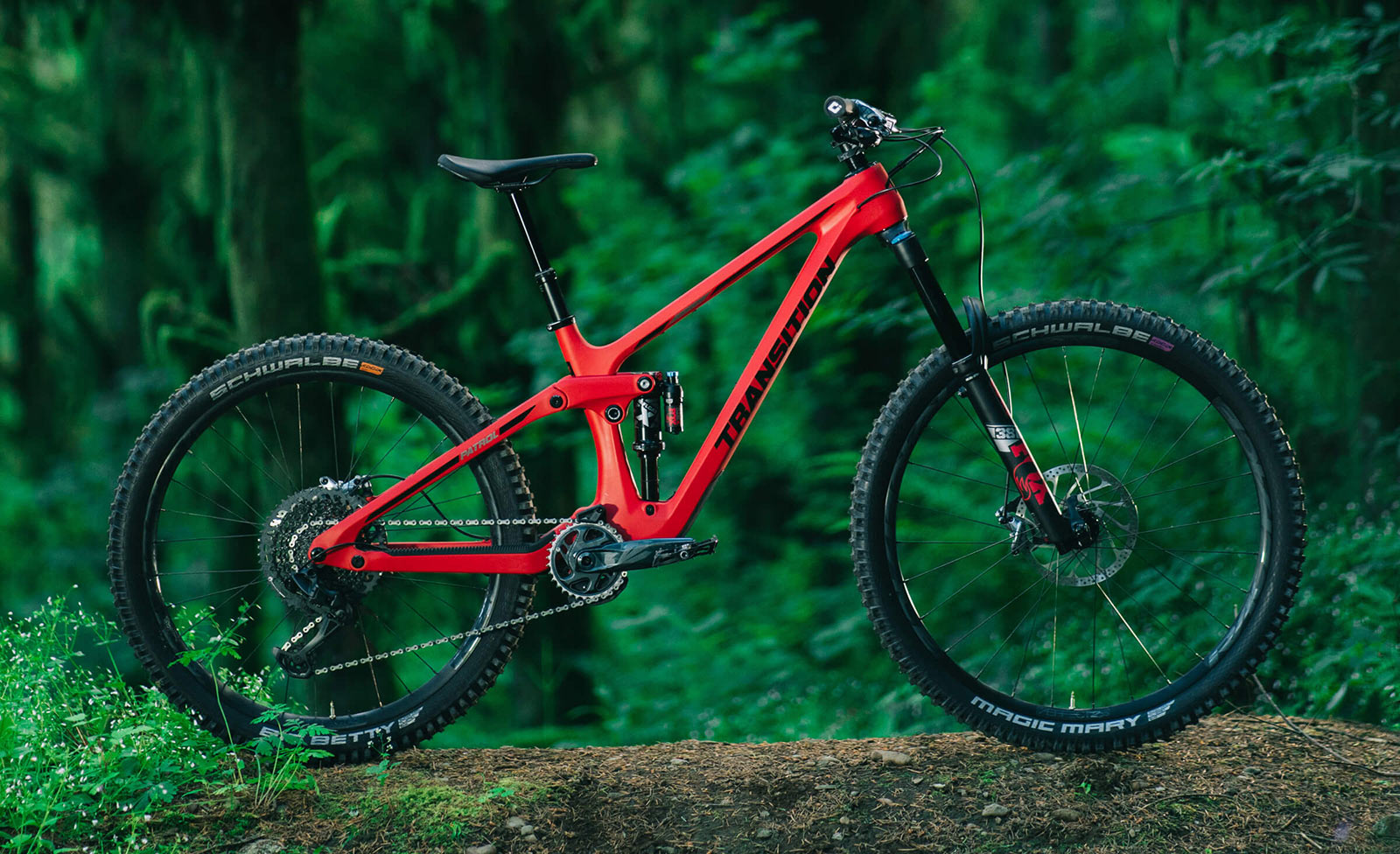 Transition gives its 160mm Patrol MTB a carbon fiber makeover