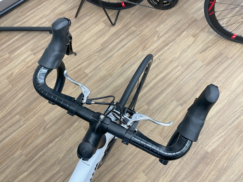 KhodaaBloom ジュニアロードバイク STRAUSS 24 入荷しました